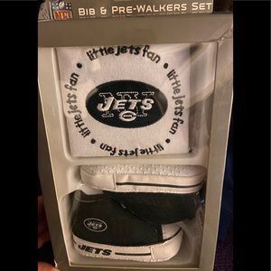NY JETS Fans! infant Crib shoes set. White/Green